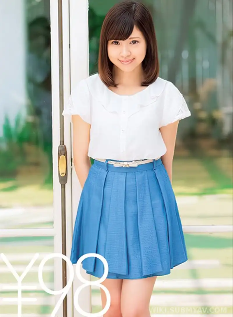 TD018AVOP-302 【特価】初々しい美少女系みやびちゃんの初フェラ抜きでヌケ!勝手がわからず戸惑い先っぽだけ咥えていたが、徐々に深く咥えていく。舌をいっぱいだしての裏筋舐め、玉舐めからチ○ポを口に押し込まれ腰を振られる。リアル射精を見たことがない彼女の手コキで勢い良く発射~