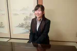 **친절한 큰 가슴의 신임 교사 한정! 수학 여행 중 남탕에서 가르치는 남자 ○생들의 지 ○ 포의 고민을 큰 가슴과 주무르기와 입으로 해소 해 주지 않겠습니까! ? 처음 본 선생님의 알몸에 발기가 맞지 않는 동정 학생을 부드럽게 붓! 금단의 질 내 사정 연속 사정 SEX! ! 모모코